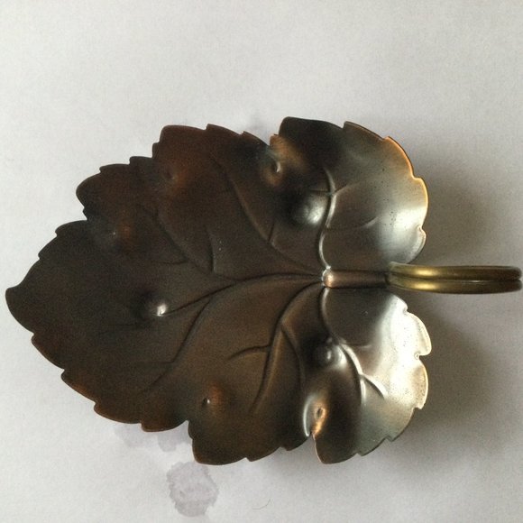 Small leaf plate ashtray home decor copper metal leaf shape finger loop handle - Picture 1 of 6